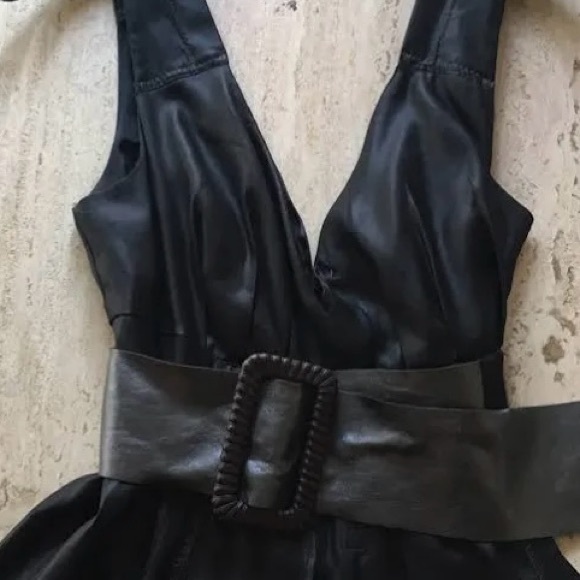 People Like Frank Black Sheath Dress with V-Neck for Cocktail Night Out - Picture 10 of 14